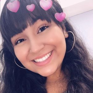 Meet your Posher, Leslye